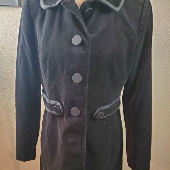 Beautiful Velvet Jacket - Picture 7 of 7